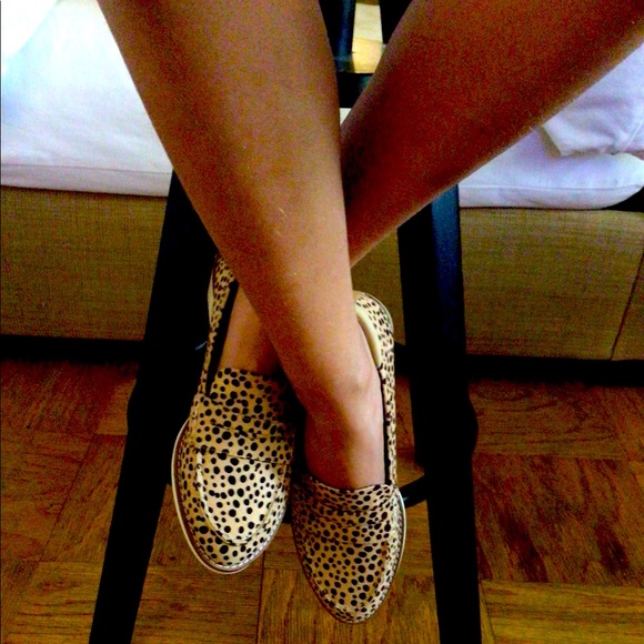 Classic Leopard print loafers with modern details - Picture 2 of 4